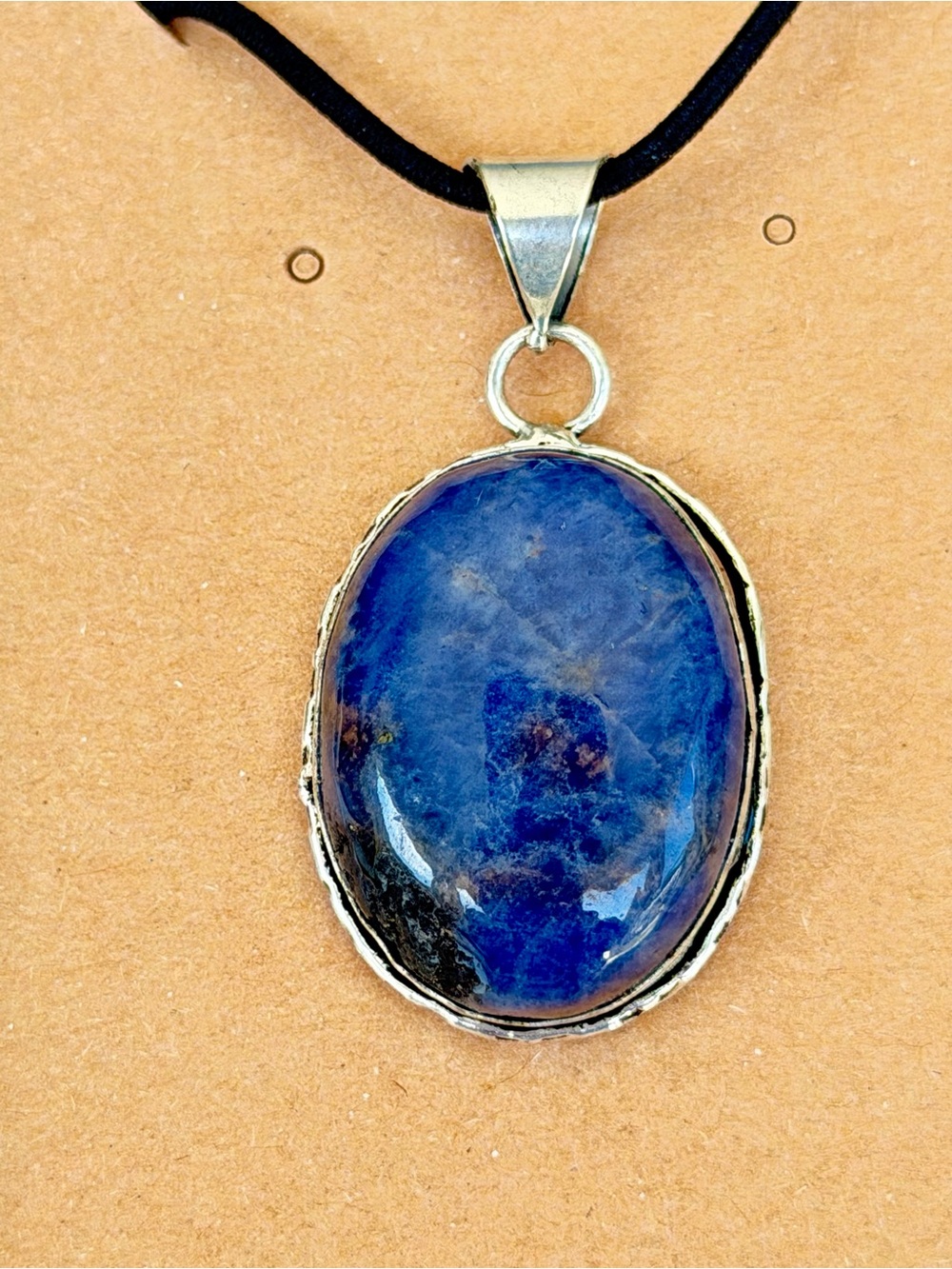 Sodalite Oval Pendant Necklace_Silver-tone